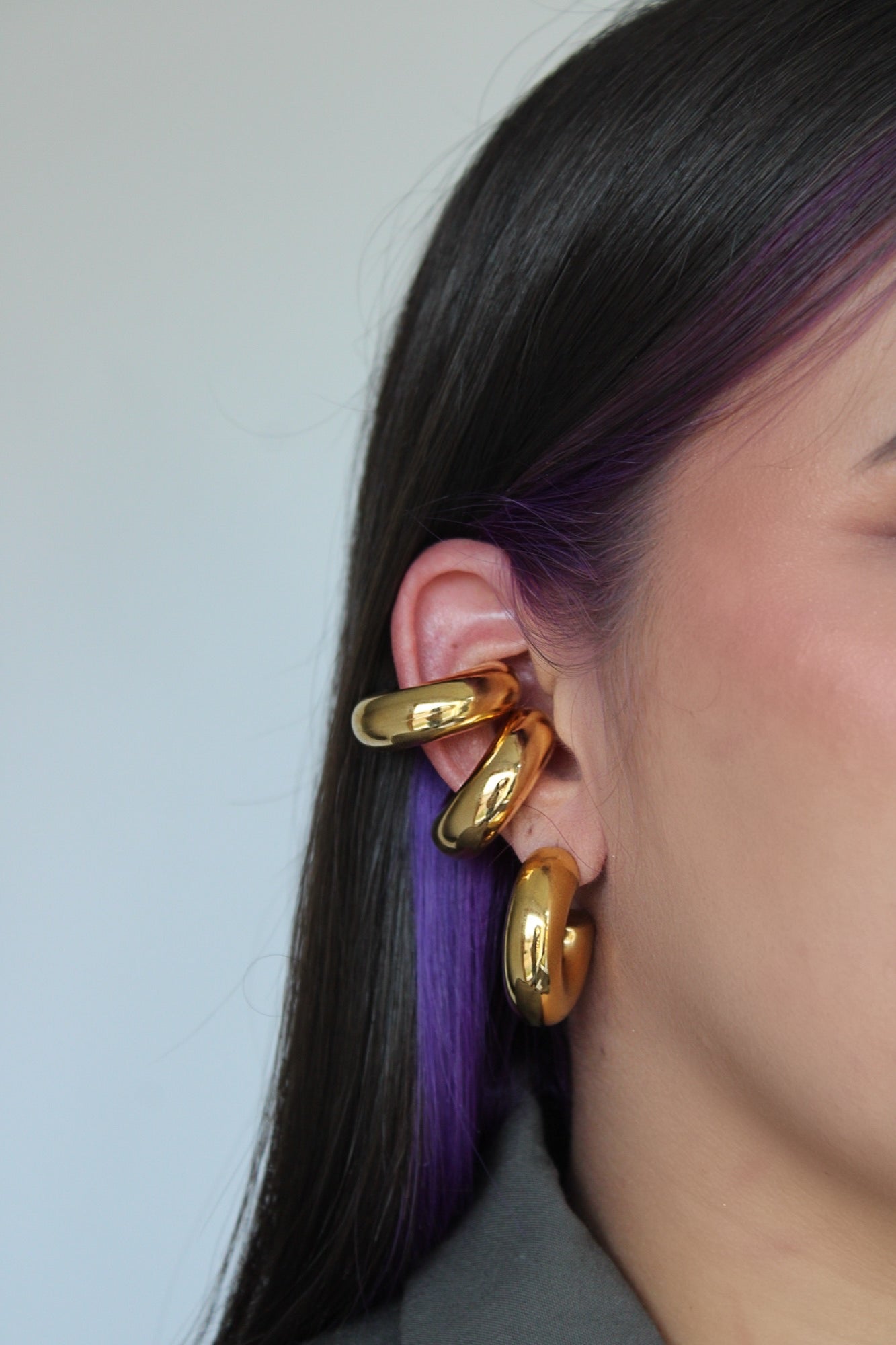 GOLD CHUNKY HOOP EARRING