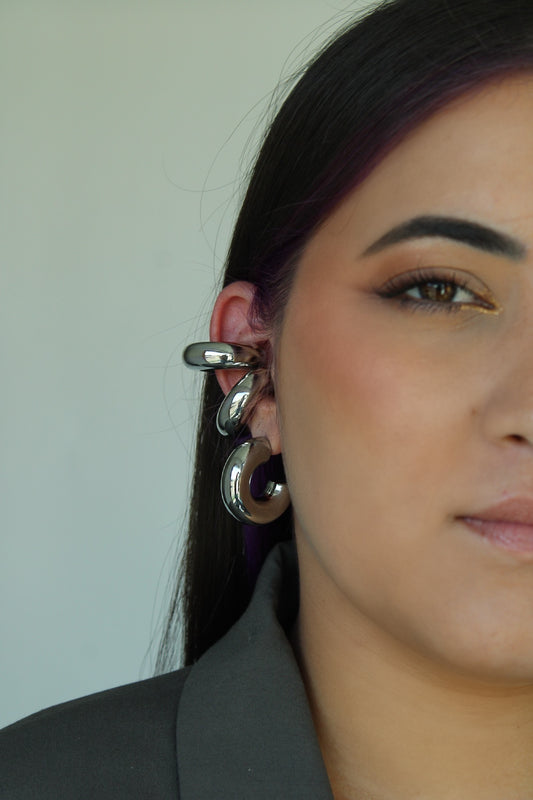 SILVER CHUNKY HOOP EARRING