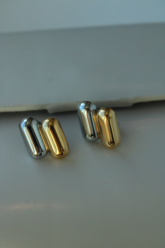 DOUBLE TONE PILL EARRING